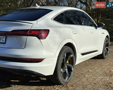 Білий Ауді E-Tron, об'ємом двигуна 0 л та пробігом 69 тис. км за 37000 $, фото 4 на Automoto.ua