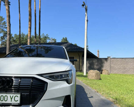 Белый Ауди E-Tron, объемом двигателя 0 л и пробегом 75 тыс. км за 29999 $, фото 18 на Automoto.ua