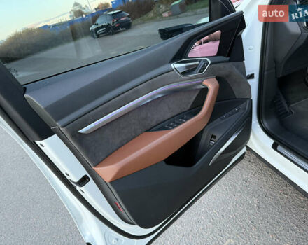 Ауді E-Tron 2020 у Львові на Automoto.ua Білий Ауді E-Tron, об'ємом двигуна 0 л та пробігом 156 тис. км за 29500 $, фото 51 на Automoto.ua