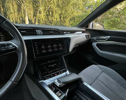 Білий Ауді E-Tron, об'ємом двигуна 0 л та пробігом 111 тис. км за 30900 $, фото 27 на Automoto.ua