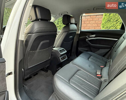 Белый Ауди E-Tron, объемом двигателя 0 л и пробегом 198 тыс. км за 27800 $, фото 39 на Automoto.ua