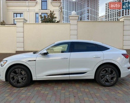 Білий Ауді E-Tron, об'ємом двигуна 0 л та пробігом 56 тис. км за 35900 $, фото 3 на Automoto.ua