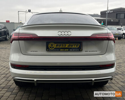 Білий Ауді E-Tron, об'ємом двигуна 95 л та пробігом 32 тис. км за 39990 $, фото 5 на Automoto.ua
