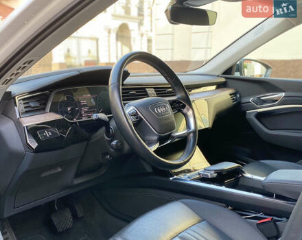 Білий Ауді E-Tron, об'ємом двигуна 0 л та пробігом 56 тис. км за 35900 $, фото 15 на Automoto.ua