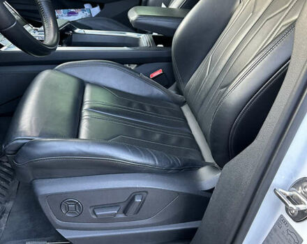 Белый Ауди E-Tron, объемом двигателя 0 л и пробегом 76 тыс. км за 28596 $, фото 8 на Automoto.ua