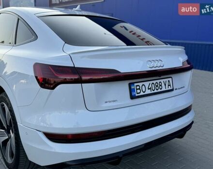 Белый Ауди E-Tron, объемом двигателя 0 л и пробегом 56 тыс. км за 45500 $, фото 2 на Automoto.ua