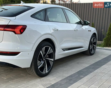 Білий Ауді E-Tron, об'ємом двигуна 0 л та пробігом 59 тис. км за 29900 $, фото 21 на Automoto.ua