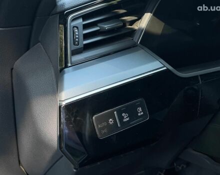 Білий Ауді E-Tron, об'ємом двигуна 0 л та пробігом 93 тис. км за 31440 $, фото 32 на Automoto.ua
