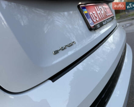 Ауді E-Tron 2020 у Львові на Automoto.ua Білий Ауді E-Tron, об'ємом двигуна 0 л та пробігом 156 тис. км за 29500 $, фото 36 на Automoto.ua