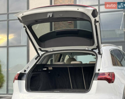 Білий Ауді E-Tron, об'ємом двигуна 0 л та пробігом 98 тис. км за 29700 $, фото 55 на Automoto.ua