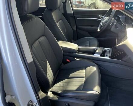 Белый Ауди E-Tron, объемом двигателя 0 л и пробегом 16 тыс. км за 46990 $, фото 50 на Automoto.ua