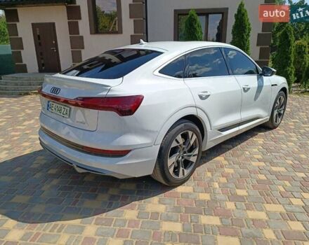 Білий Ауді E-Tron, об'ємом двигуна 0 л та пробігом 92 тис. км за 32500 $, фото 2 на Automoto.ua