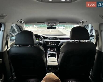 Білий Ауді E-Tron, об'ємом двигуна 0 л та пробігом 41 тис. км за 37500 $, фото 22 на Automoto.ua