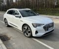 Белый Ауди E-Tron, объемом двигателя 0 л и пробегом 102 тыс. км за 29500 $, фото 7 на Automoto.ua