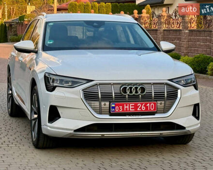 Білий Ауді E-Tron, об'ємом двигуна 0 л та пробігом 198 тис. км за 27400 $, фото 6 на Automoto.ua