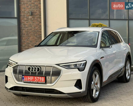Білий Ауді E-Tron, об'ємом двигуна 0 л та пробігом 98 тис. км за 29700 $, фото 47 на Automoto.ua