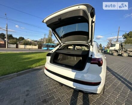 Білий Ауді E-Tron, об'ємом двигуна 0 л та пробігом 32 тис. км за 40555 $, фото 22 на Automoto.ua