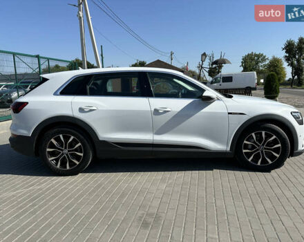 Белый Ауди E-Tron, объемом двигателя 0 л и пробегом 181 тыс. км за 21785 $, фото 4 на Automoto.ua