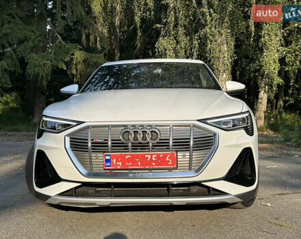 Білий Ауді E-Tron, об'ємом двигуна 0 л та пробігом 111 тис. км за 30900 $, фото 4 на Automoto.ua