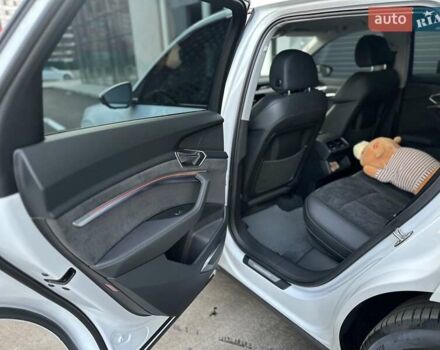 Білий Ауді E-Tron, об'ємом двигуна 0 л та пробігом 41 тис. км за 37500 $, фото 27 на Automoto.ua