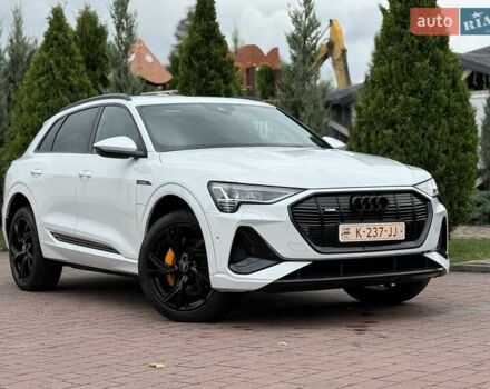 Белый Ауди E-Tron, объемом двигателя 0 л и пробегом 140 тыс. км за 31449 $, фото 17 на Automoto.ua