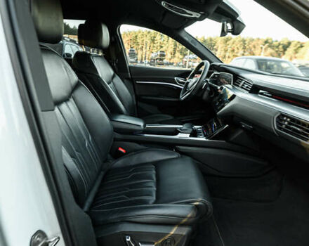 Белый Ауди E-Tron, объемом двигателя 0 л и пробегом 73 тыс. км за 46990 $, фото 46 на Automoto.ua