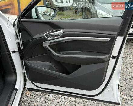 Белый Ауди E-Tron, объемом двигателя 0 л и пробегом 144 тыс. км за 29999 $, фото 41 на Automoto.ua