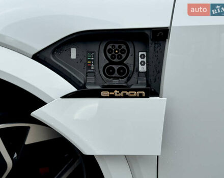 Белый Ауди E-Tron, объемом двигателя 0 л и пробегом 97 тыс. км за 42900 $, фото 22 на Automoto.ua