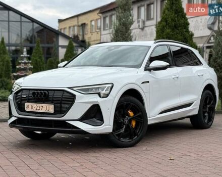 Белый Ауди E-Tron, объемом двигателя 0 л и пробегом 140 тыс. км за 31449 $, фото 5 на Automoto.ua