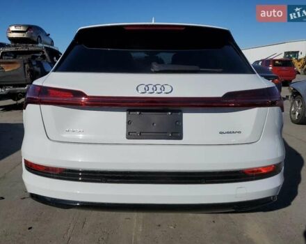Белый Ауди E-Tron, объемом двигателя 0 л и пробегом 51 тыс. км за 21500 $, фото 5 на Automoto.ua