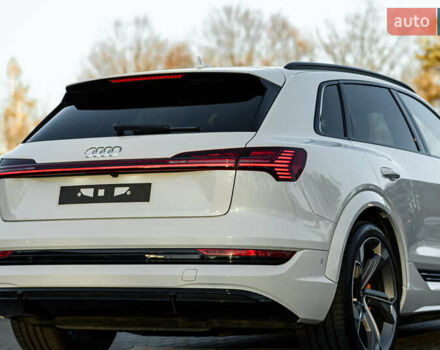 Белый Ауди E-Tron, объемом двигателя 0 л и пробегом 73 тыс. км за 46990 $, фото 7 на Automoto.ua