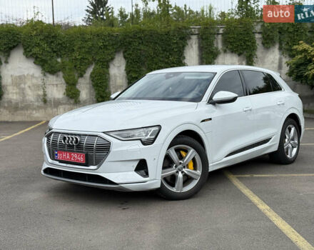 Білий Ауді E-Tron, об'ємом двигуна 0 л та пробігом 35 тис. км за 29999 $, фото 3 на Automoto.ua