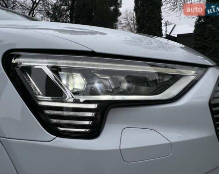 Білий Ауді E-Tron, об'ємом двигуна 0 л та пробігом 116 тис. км за 29750 $, фото 14 на Automoto.ua