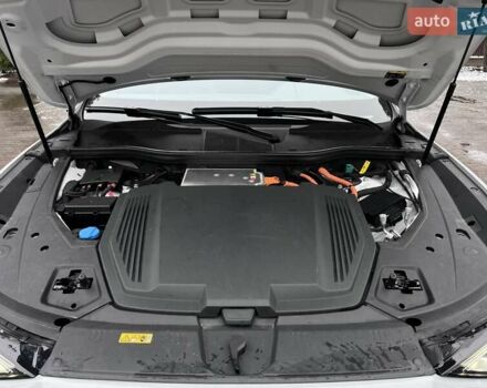 Білий Ауді E-Tron, об'ємом двигуна 0 л та пробігом 116 тис. км за 29750 $, фото 9 на Automoto.ua