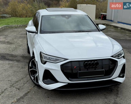 Белый Ауди E-Tron, объемом двигателя 0 л и пробегом 97 тыс. км за 42900 $, фото 1 на Automoto.ua