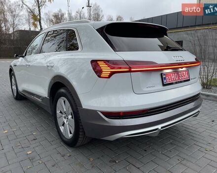 Білий Ауді E-Tron, об'ємом двигуна 0 л та пробігом 76 тис. км за 33600 $, фото 3 на Automoto.ua