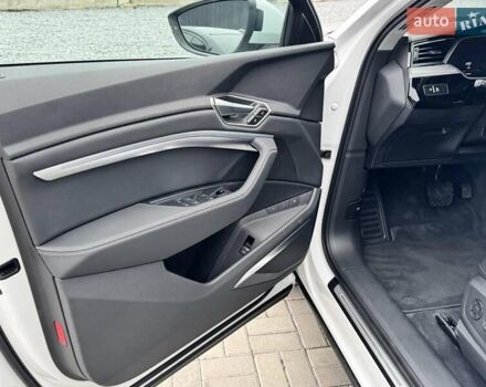 Білий Ауді E-Tron, об'ємом двигуна 0 л та пробігом 36 тис. км за 32500 $, фото 12 на Automoto.ua