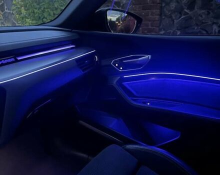 Белый Ауди E-Tron, объемом двигателя 0 л и пробегом 60 тыс. км за 48000 $, фото 16 на Automoto.ua