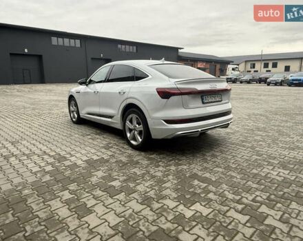 Белый Ауди E-Tron, объемом двигателя 0 л и пробегом 140 тыс. км за 33490 $, фото 11 на Automoto.ua