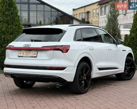 Белый Ауди E-Tron, объемом двигателя 0 л и пробегом 140 тыс. км за 31449 $, фото 31 на Automoto.ua