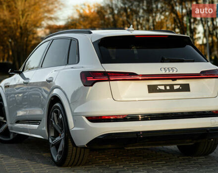 Белый Ауди E-Tron, объемом двигателя 0 л и пробегом 73 тыс. км за 46990 $, фото 13 на Automoto.ua