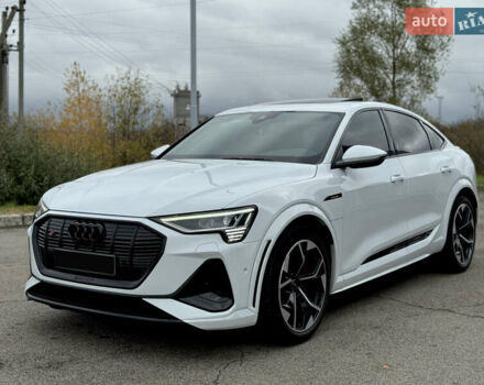 Белый Ауди E-Tron, объемом двигателя 0 л и пробегом 97 тыс. км за 42900 $, фото 11 на Automoto.ua