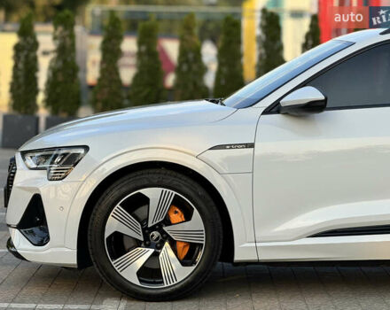 Белый Ауди E-Tron, объемом двигателя 0 л и пробегом 61 тыс. км за 42800 $, фото 4 на Automoto.ua