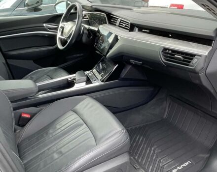 Білий Ауді E-Tron, об'ємом двигуна 0 л та пробігом 45 тис. км за 33000 $, фото 23 на Automoto.ua