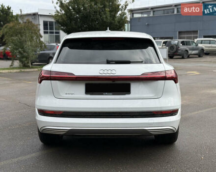 Белый Ауди E-Tron, объемом двигателя 0 л и пробегом 35 тыс. км за 29999 $, фото 8 на Automoto.ua