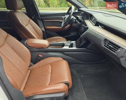 Белый Ауди E-Tron, объемом двигателя 0 л и пробегом 68 тыс. км за 39999 $, фото 67 на Automoto.ua