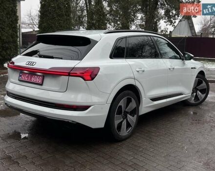 Білий Ауді E-Tron, об'ємом двигуна 0 л та пробігом 116 тис. км за 29750 $, фото 3 на Automoto.ua