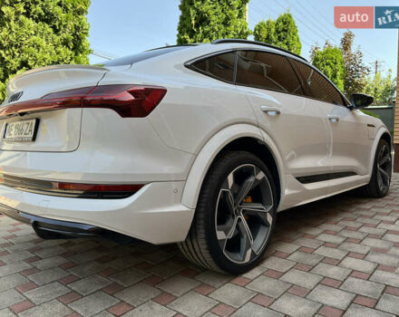 Білий Ауді E-Tron, об'ємом двигуна 0 л та пробігом 34 тис. км за 56500 $, фото 3 на Automoto.ua