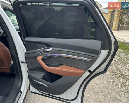 Білий Ауді E-Tron, об'ємом двигуна 0 л та пробігом 38 тис. км за 46000 $, фото 18 на Automoto.ua