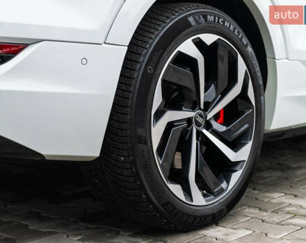 Білий Ауді E-Tron, об'ємом двигуна 0 л та пробігом 57 тис. км за 50555 $, фото 14 на Automoto.ua
